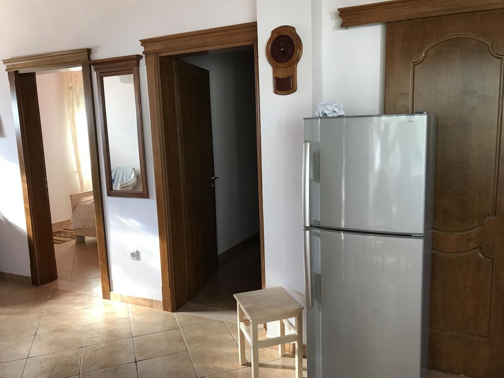 Holiday Home Zenit Ulcinj Exterior photo